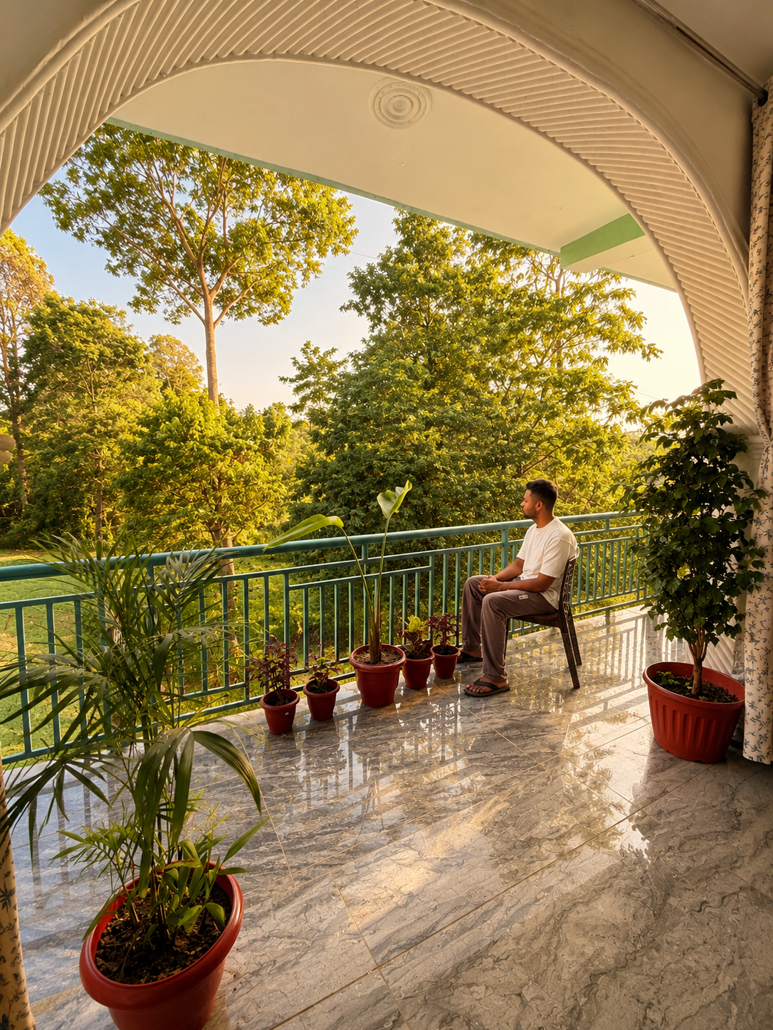 Common balcony at Aahista Stays, Bir